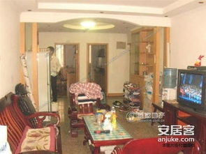 云趣園小區黃金樓層精品三居，緊鄰回龍觀公交總站，低于市場價急售